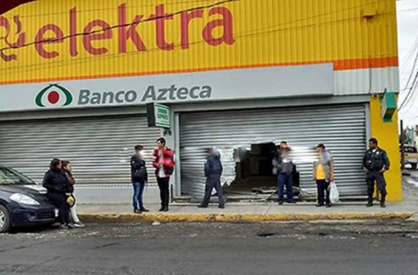 Cuatro hombres fueron detenidos en una tienda Elektra